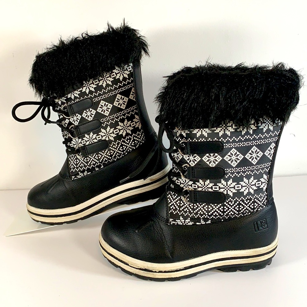Rugged Outback Kids Size 2 Waterproof Winter Snow Faux Fur Trim Lace-Up Boots